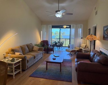 6102 Se Landing Way - Photo Thumbnail 4