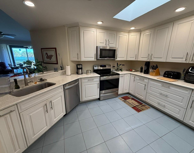 6102 Se Landing Way - Photo Thumbnail 2