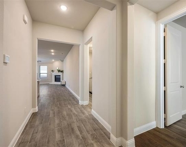 9632 Beckett Drive - Photo Thumbnail 7