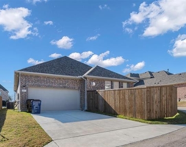 9632 Beckett Drive - Photo Thumbnail 3