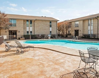 5812 Milton Street - Photo Thumbnail 12