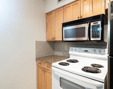 5812 Milton Street - Photo Thumbnail 5