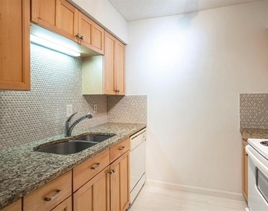 5812 Milton Street - Photo Thumbnail 3