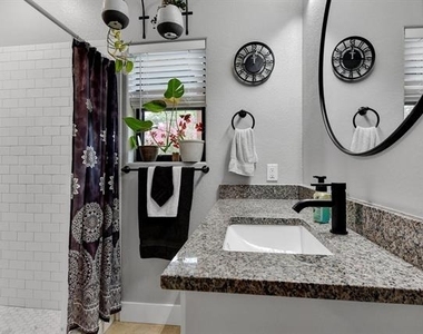 1131 W Owing Street - Photo Thumbnail 7