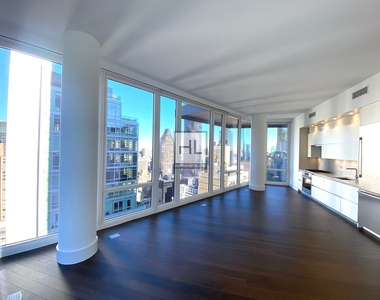 East 44th Street - Photo Thumbnail 1