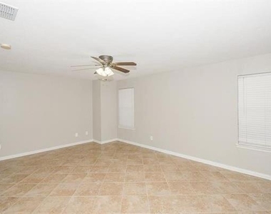 2152 Royal Acres Trail - Photo Thumbnail 9