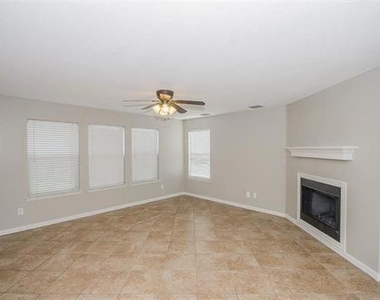 2152 Royal Acres Trail - Photo Thumbnail 8