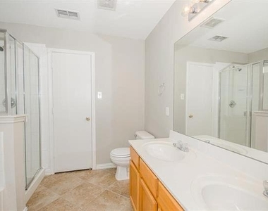 2152 Royal Acres Trail - Photo Thumbnail 12