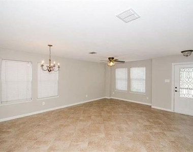 2152 Royal Acres Trail - Photo Thumbnail 28