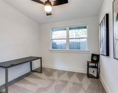 13306 Flagstone Lane - Photo Thumbnail 10
