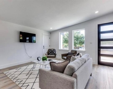 13306 Flagstone Lane - Photo Thumbnail 8