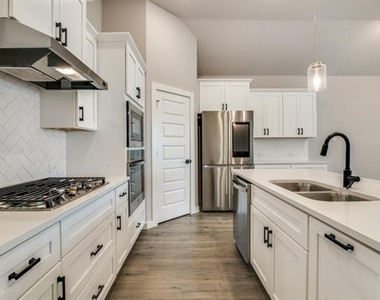 7015 Hopper Court - Photo Thumbnail 8