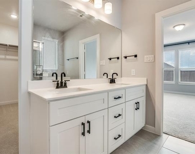 7015 Hopper Court - Photo Thumbnail 15