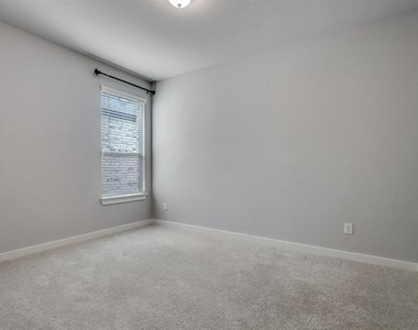 7015 Hopper Court - Photo Thumbnail 32