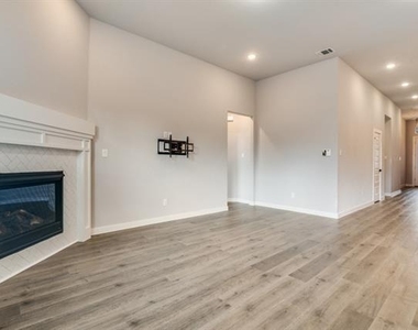 7015 Hopper Court - Photo Thumbnail 7
