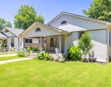 311 S Waverly Drive - Photo Thumbnail 2