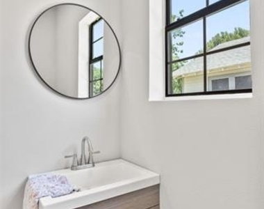 311 S Waverly Drive - Photo Thumbnail 16
