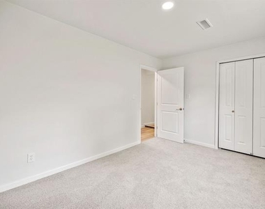 311 S Waverly Drive - Photo Thumbnail 22