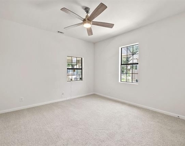 311 S Waverly Drive - Photo Thumbnail 17