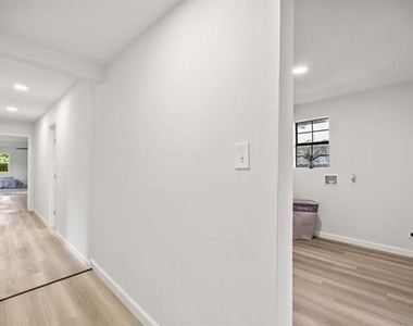 311 S Waverly Drive - Photo Thumbnail 20