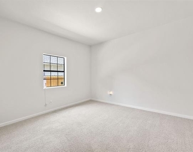 311 S Waverly Drive - Photo Thumbnail 13