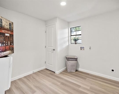 311 S Waverly Drive - Photo Thumbnail 12