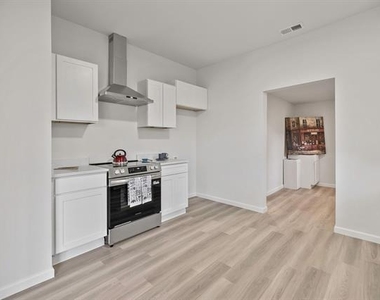 311 S Waverly Drive - Photo Thumbnail 8