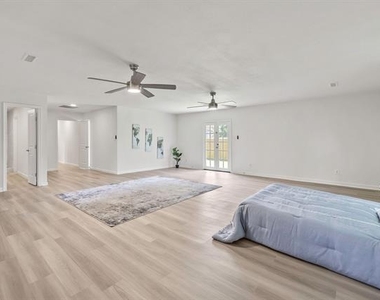 311 S Waverly Drive - Photo Thumbnail 28