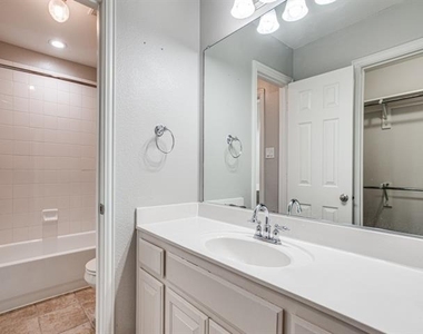 9609 Sam Bass Trail - Photo Thumbnail 17