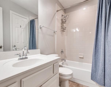 9609 Sam Bass Trail - Photo Thumbnail 19