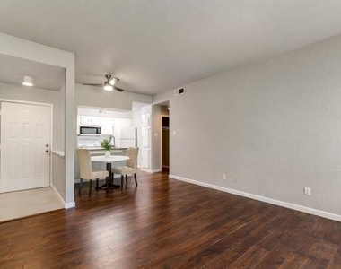 3140 Devonshire Drive - Photo Thumbnail 5