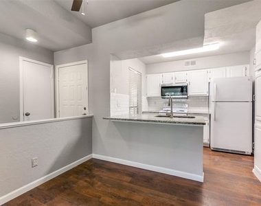 3140 Devonshire Drive - Photo Thumbnail 6