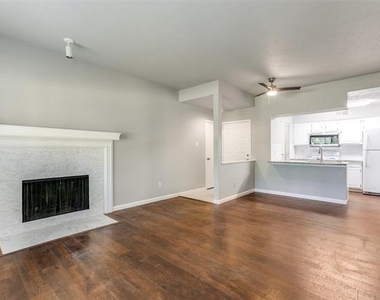 3140 Devonshire Drive - Photo Thumbnail 4