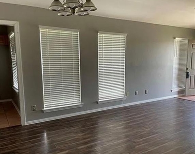 3117 Inglewood Street - Photo Thumbnail 2
