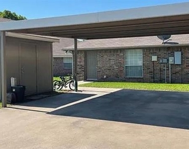 3117 Inglewood Street - Photo Thumbnail 7