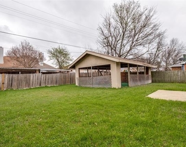 2922 E Pepperidge Drive - Photo Thumbnail 10