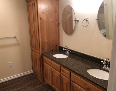 315 Water Street - Photo Thumbnail 4