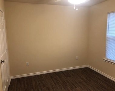 315 Water Street - Photo Thumbnail 7