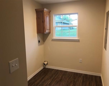 315 Water Street - Photo Thumbnail 8