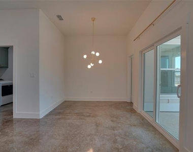 106 Cardinal Woods Court - Photo Thumbnail 6
