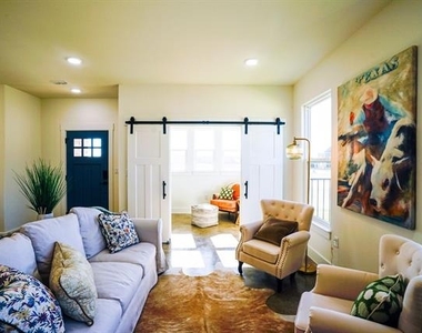 104 Cardinal Woods Court - Photo Thumbnail 5
