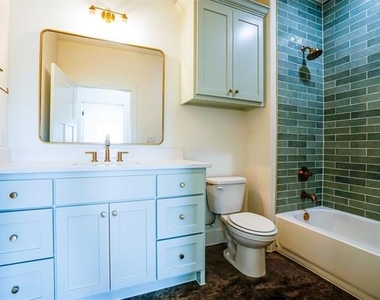 104 Cardinal Woods Court - Photo Thumbnail 12