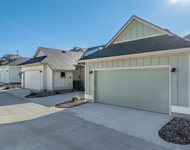 104 Cardinal Woods Court - Photo Thumbnail 2