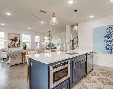 102 Cardinal Woods Court - Photo Thumbnail 10