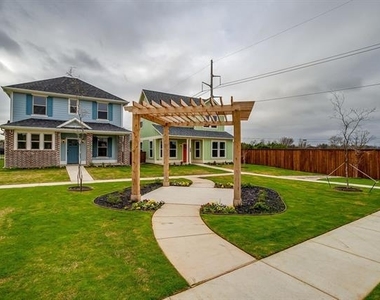 102 Cardinal Woods Court - Photo Thumbnail 25