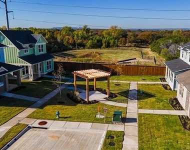 100 Cardinal Woods Court - Photo Thumbnail 4