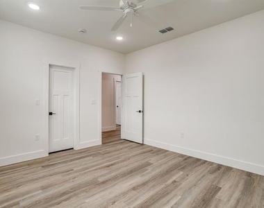 100 Cardinal Woods Court - Photo Thumbnail 27