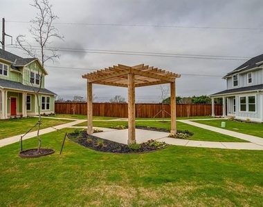 100 Cardinal Woods Court - Photo Thumbnail 29