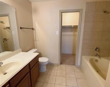 4024 Vista Mar Drive - Photo Thumbnail 12