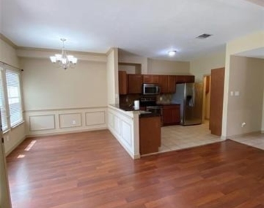 4024 Vista Mar Drive - Photo Thumbnail 3